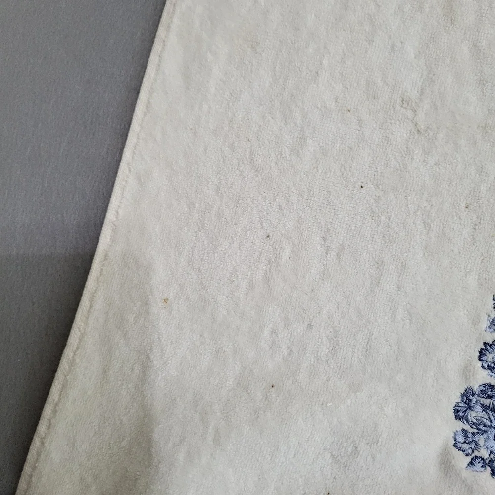 VTG Pair Laura Ashley Embroidered Blue Floral Bath Towel Made In USA Set Of 2